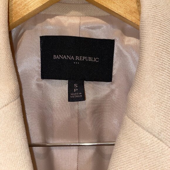 Beige coat - Picture 2 of 4